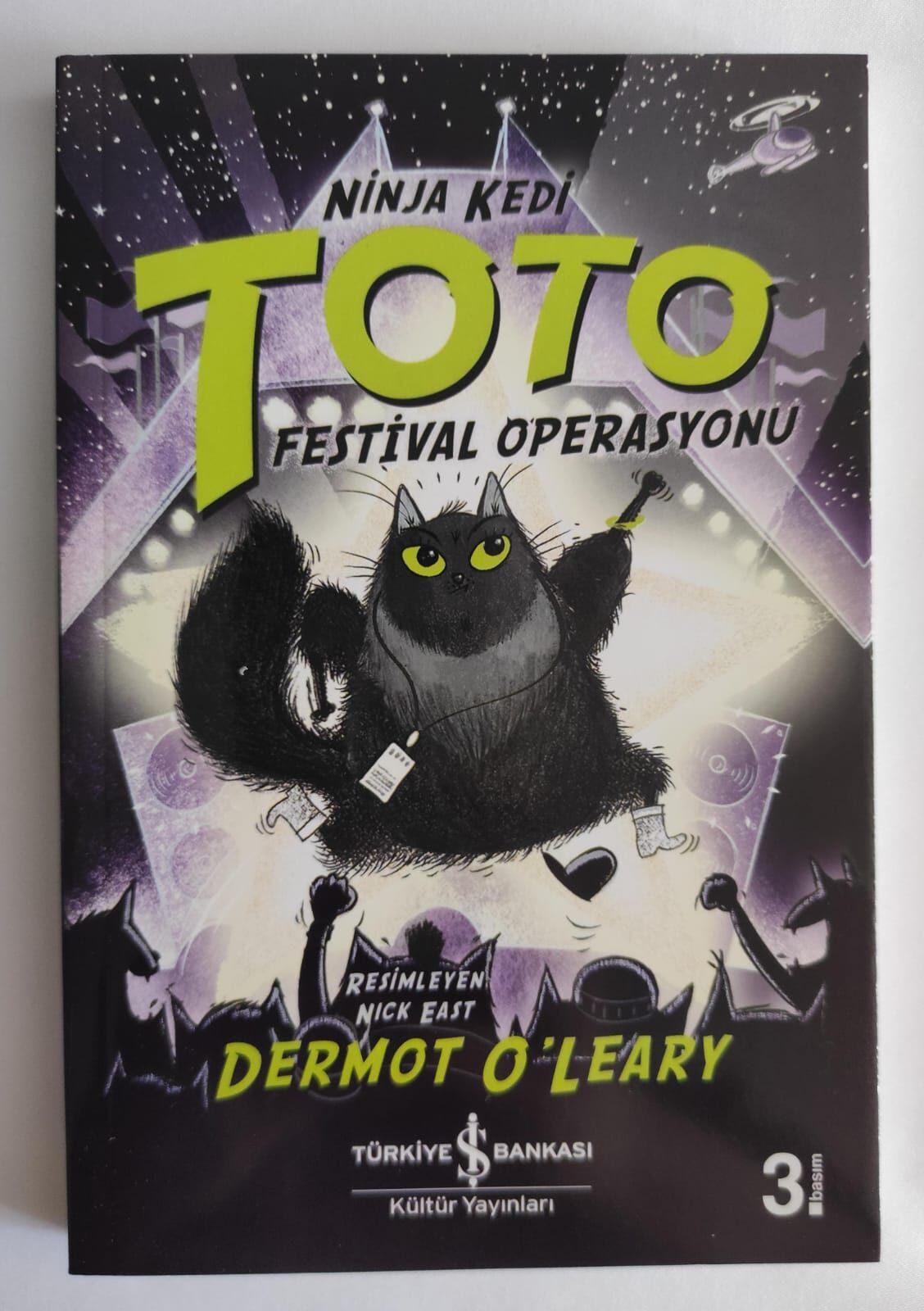 Nick East,Ninja Kedi Toto(Festival Operasyonu)